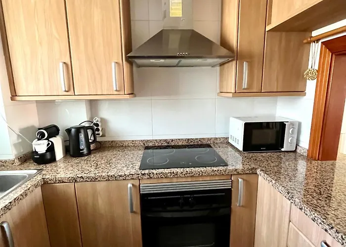 Appartement уютная и светлая с паркингом и бассейном в гигантес