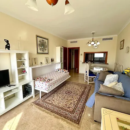 Lejlighed уютная и светлая с паркингом и бассейном в гигантес Puerto de Santiago (Tenerife)