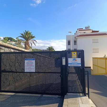 уютная и светлая с паркингом и бассейном в гигантес Lejlighed Puerto de Santiago (Tenerife)