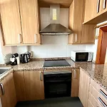 Apartamento уютная и светлая с паркингом и бассейном в гигантес