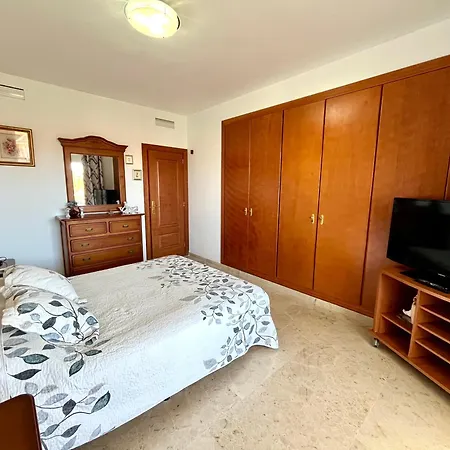 уютная и светлая с паркингом и бассейном в гигантес Apartamento *