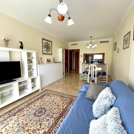 Apartamento уютная и светлая с паркингом и бассейном в гигантес *